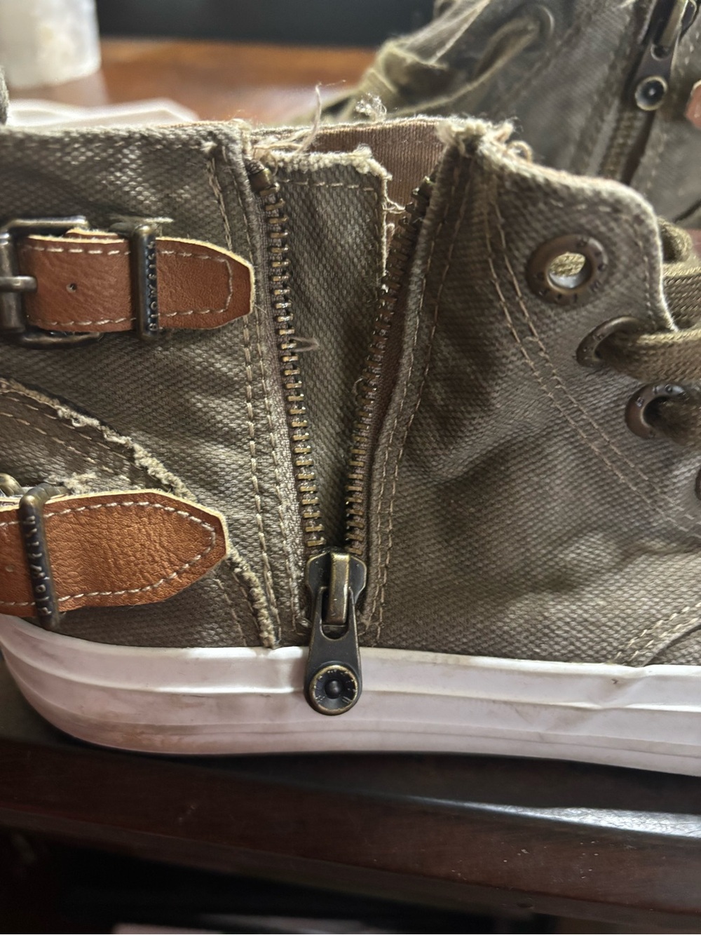 Blowfish Malibu womens sneakers. Size 9